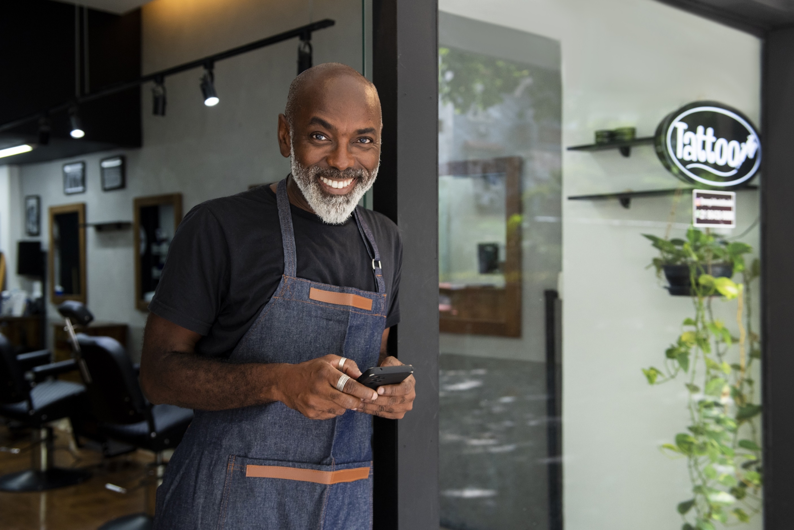Escolaridade maior, avanço dos 60+ e alta no rendimento médio: veja perfil do empreendedor negro no Brasil