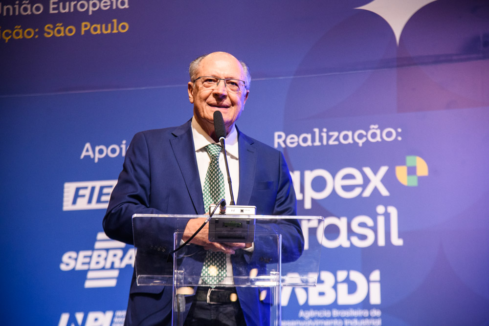 O passo a passo para preparar micro e pequenas empresas para vender no mercado global
