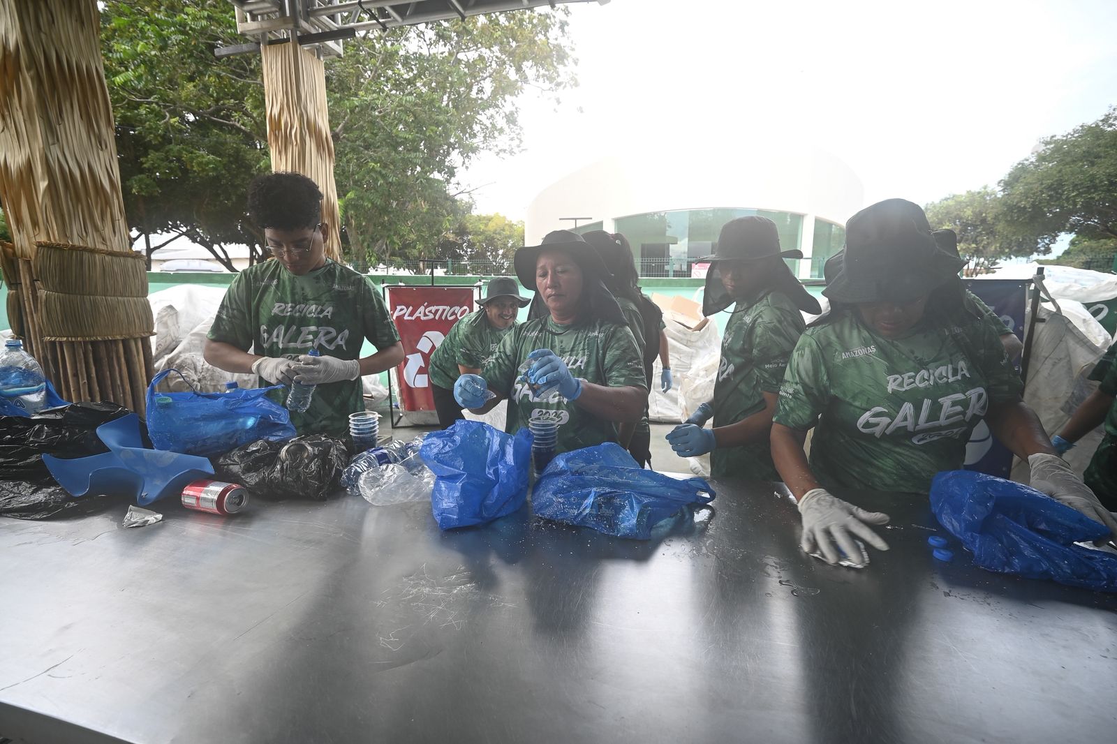 Recicla, Galera fortalece economia circular e geração de renda durante o Festival de Parintins com apoio do Sebrae