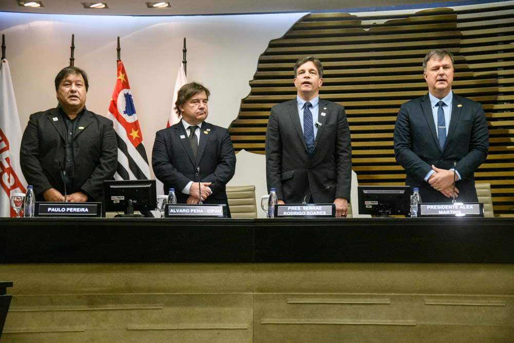 Paixão nacional: 50 milhões de consumidores vão à padaria diariamente no país Paixão nacional: 50 milhões de consumidores vão à padaria diariamente no país