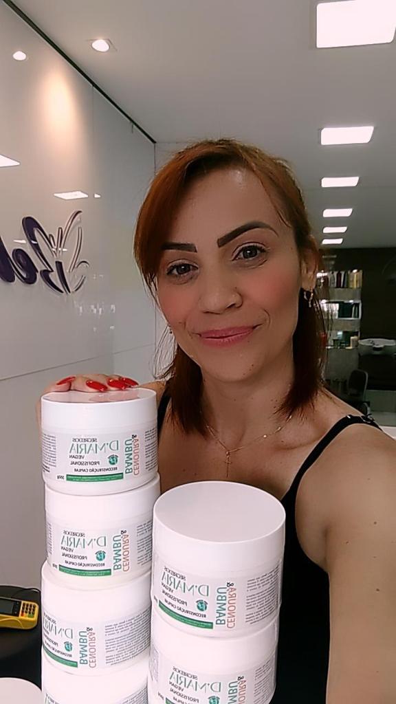 Empreendedora faz sucesso com produtos que tratam cabelos